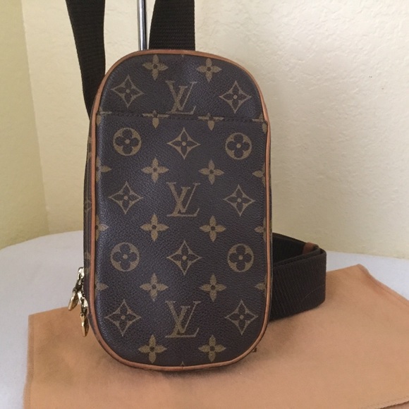 louis vuitton monogram fanny pack